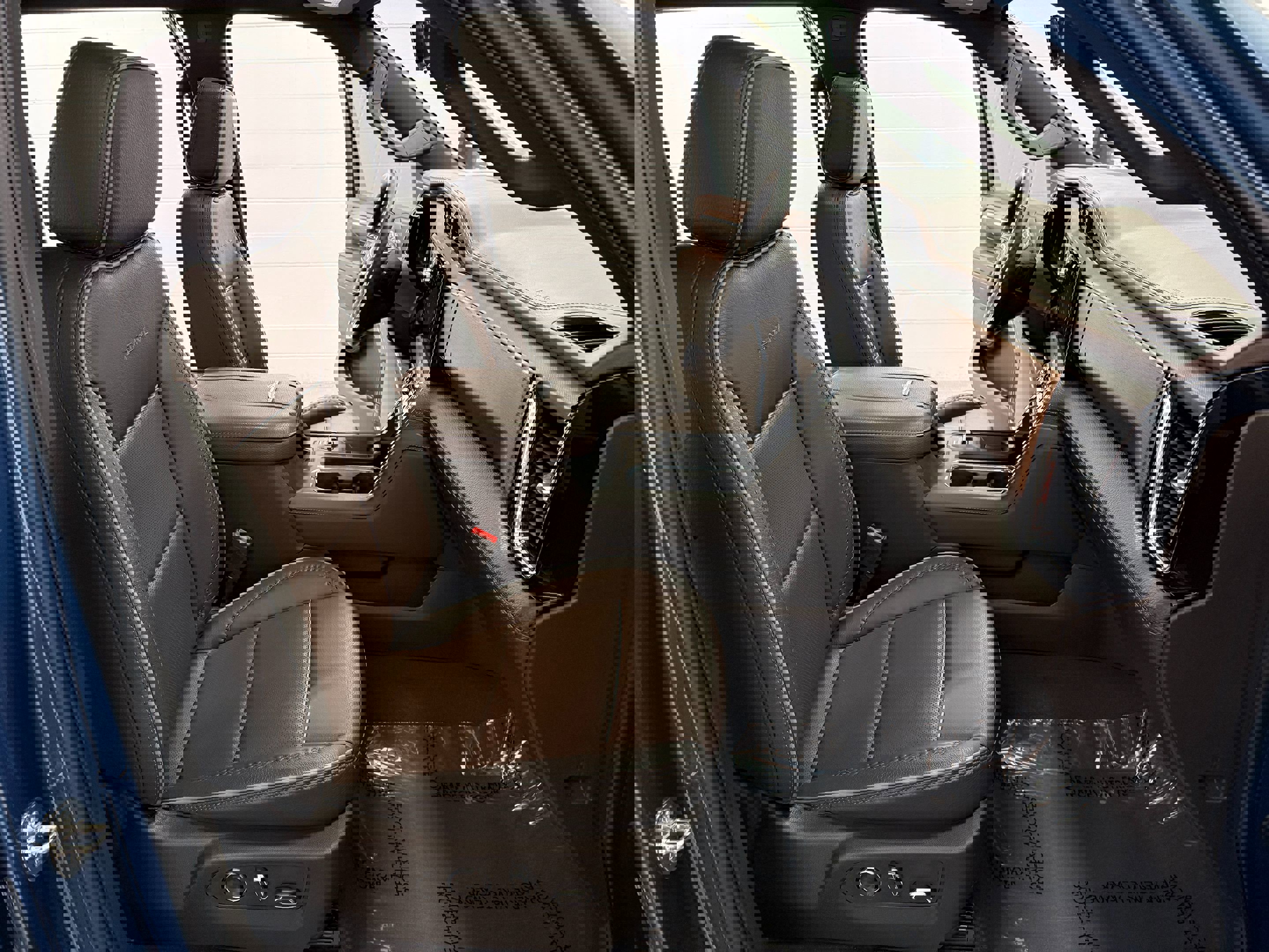 Used 2024 GMC Sierra 2500 Denali w/ Denali Reserve Package image 19