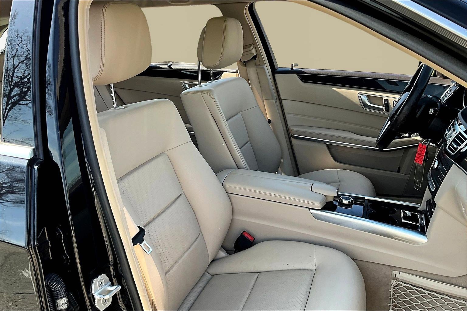 Used 2016 Mercedes-Benz E 350 4MATIC Wagon image 28