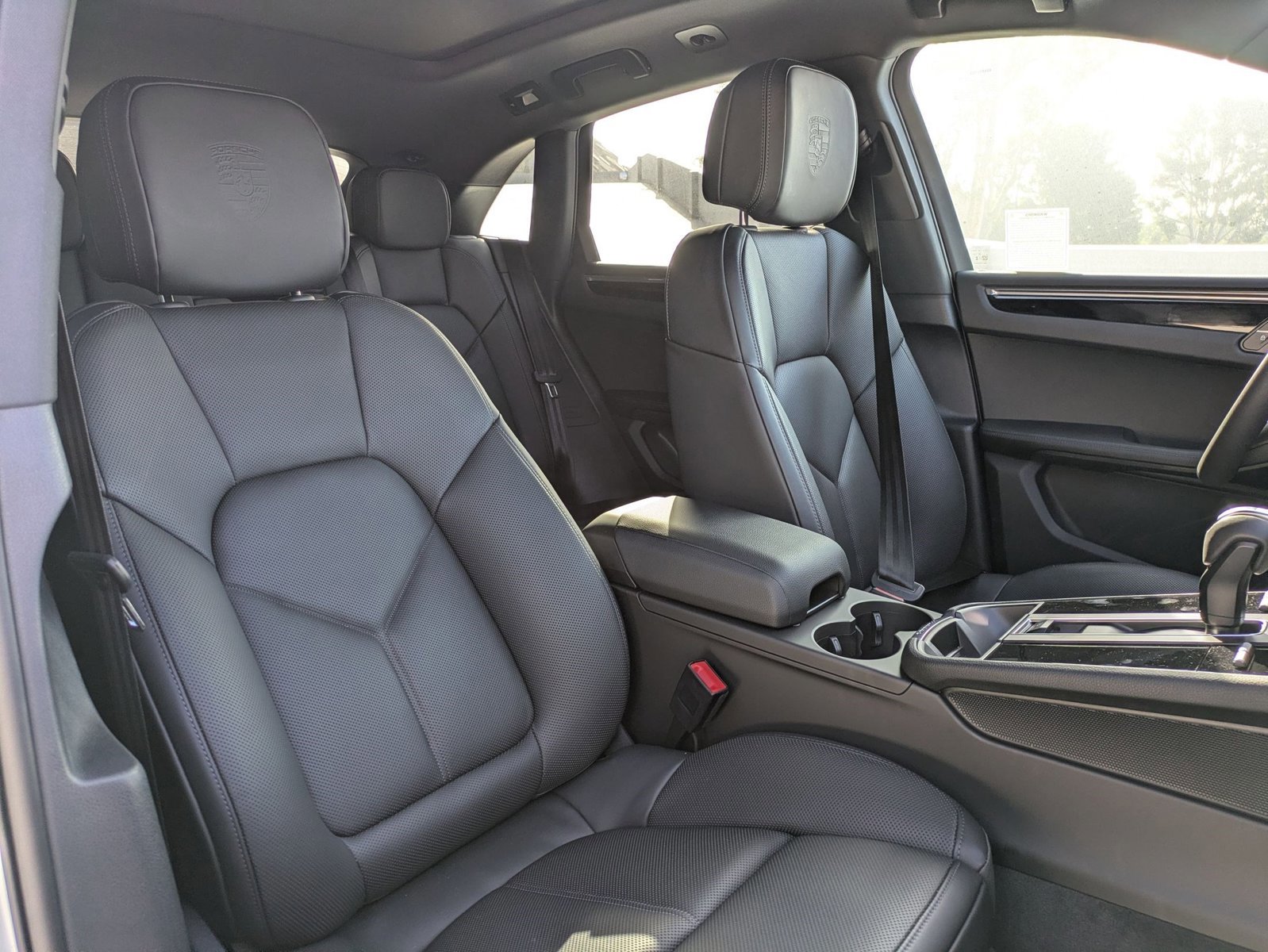 Used 2025 Porsche Macan S image 25