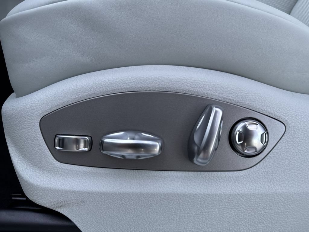 New 2026 Porsche Macan S AWD/4WD image 8