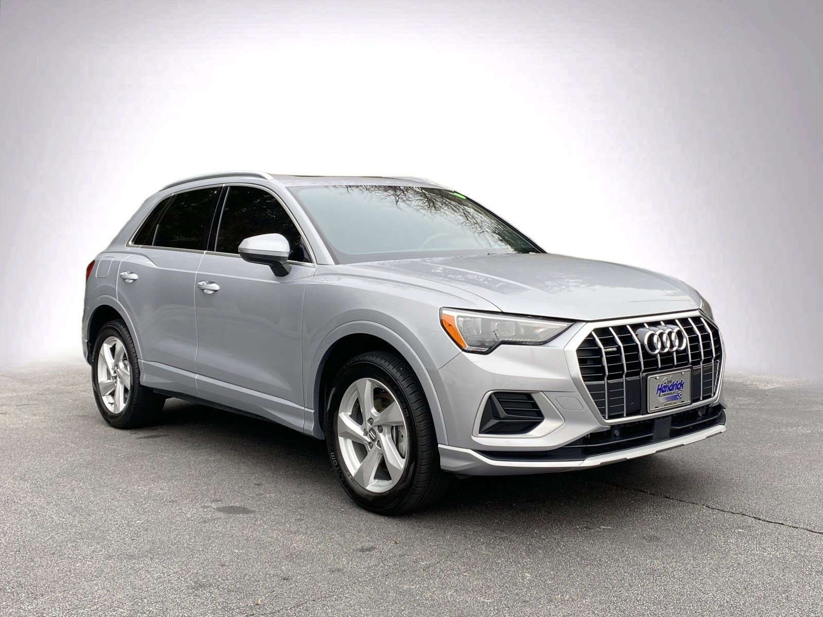 Used 2020 Audi Q3 2.0T Premium image 2