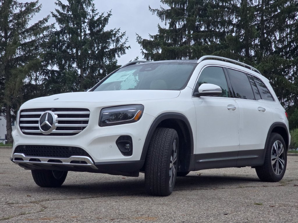 New 2026 Mercedes-Benz GLB 250 4MATIC image 11