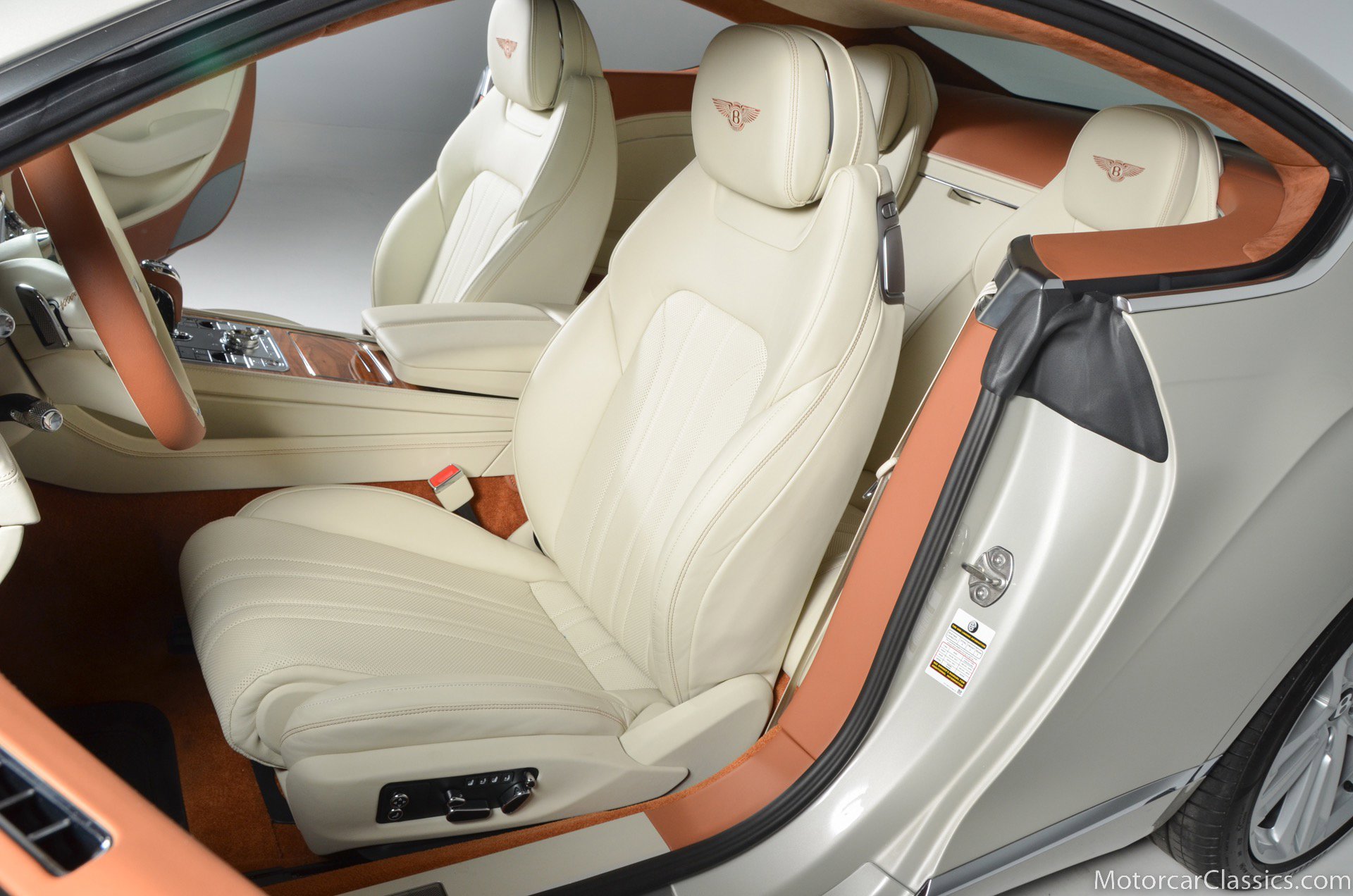 Used 2022 Bentley Continental GT image 27