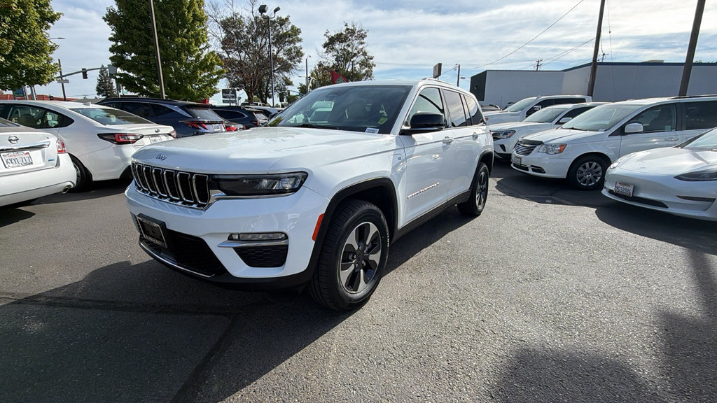 Used 2024 Jeep Grand Cherokee Limited 4xe AWD/4WD image 1