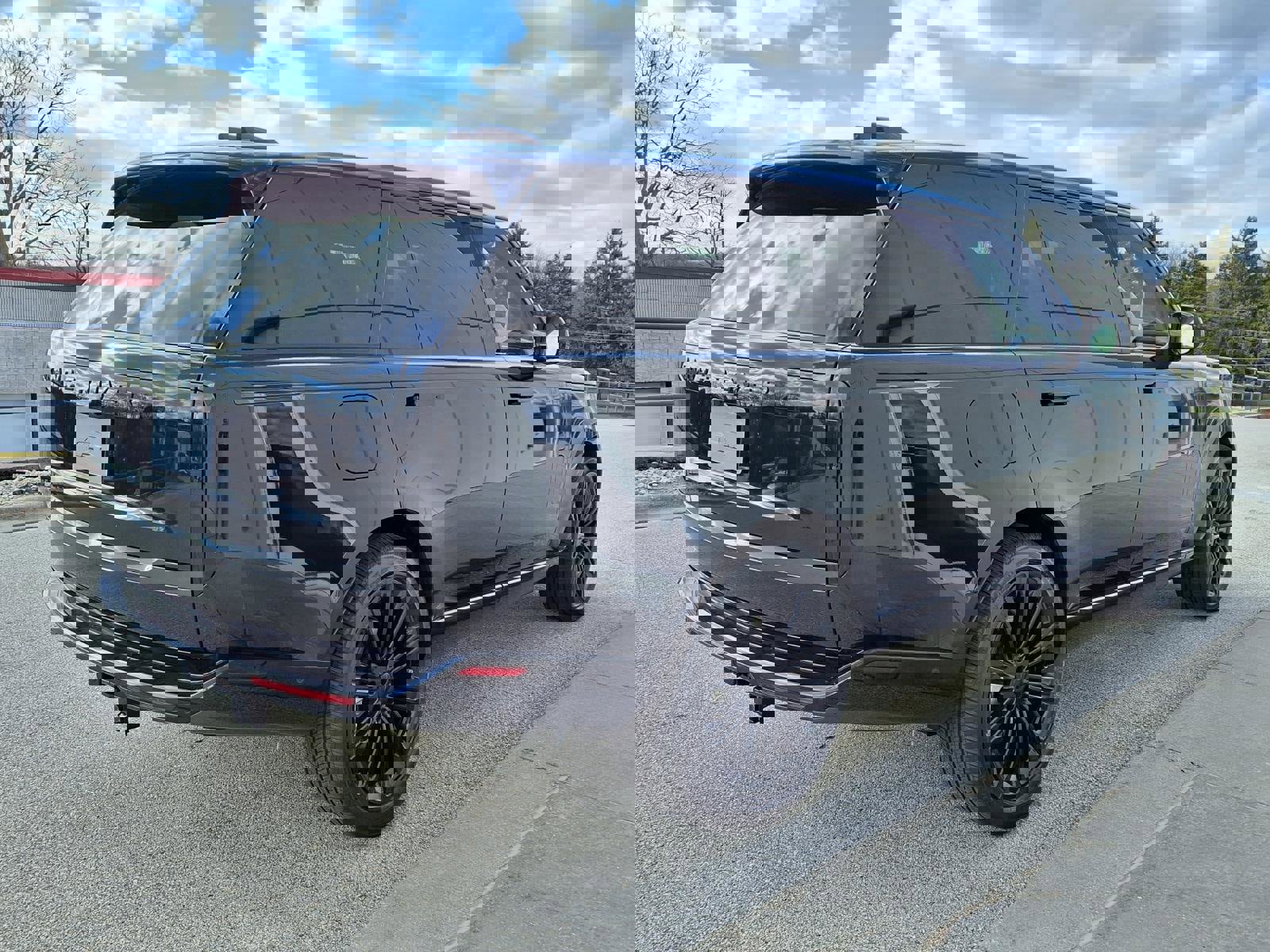 New 2026 Land Rover Range Rover Long Wheelbase SE image 5