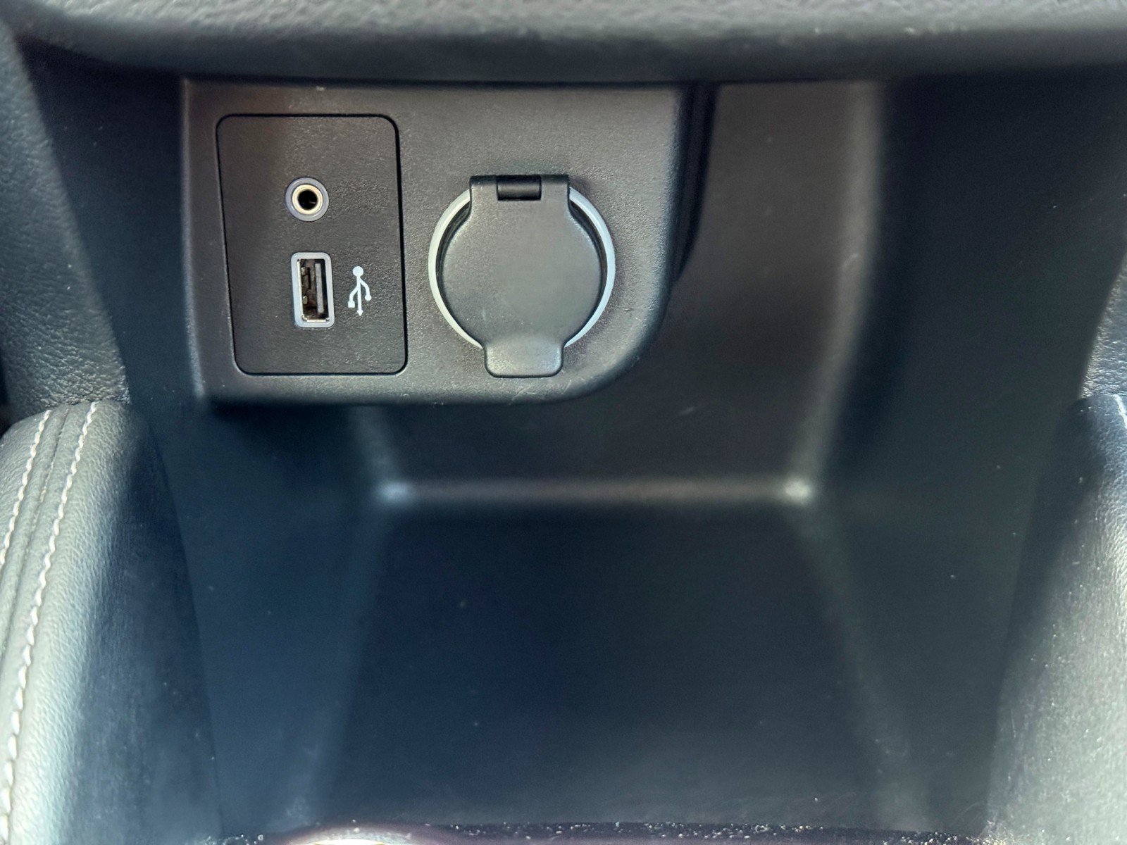 Used 2020 Nissan Kicks SV FWD image 26