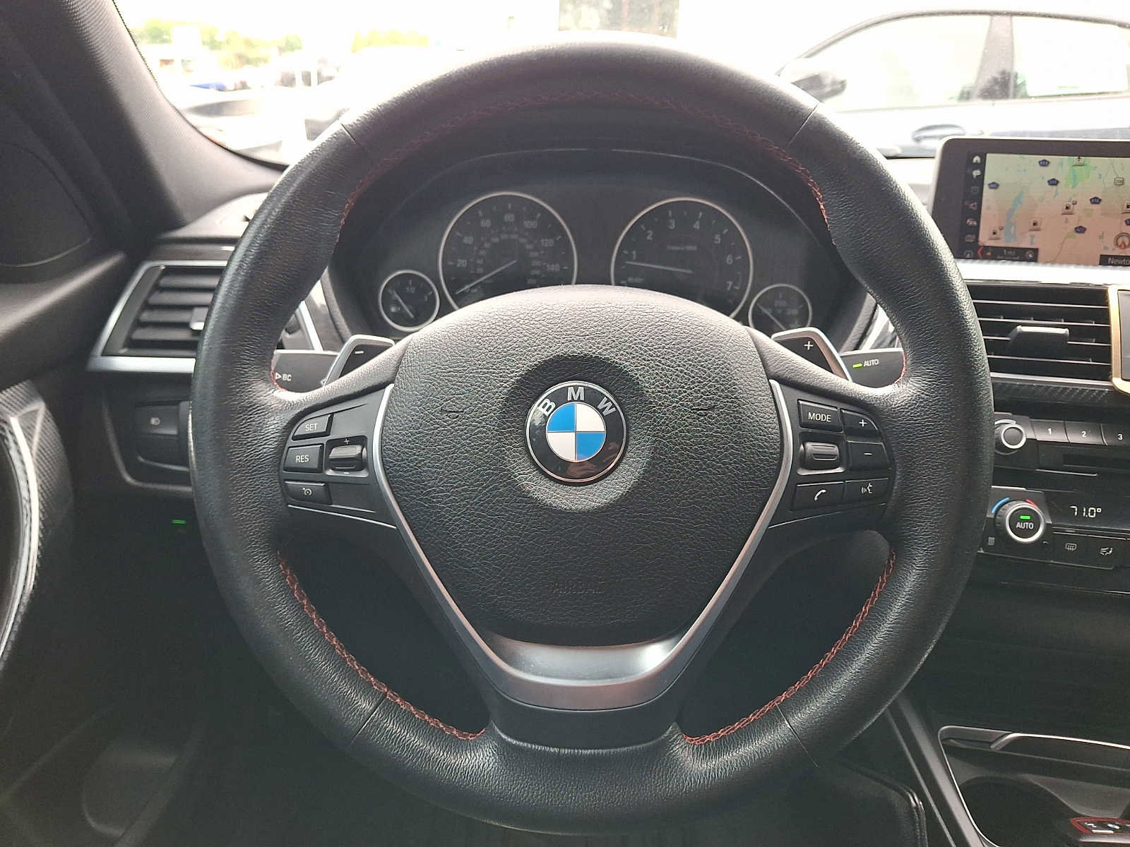Used 2018 BMW 330i xDrive Sedan w/ Convenience Package AWD/4WD image 18