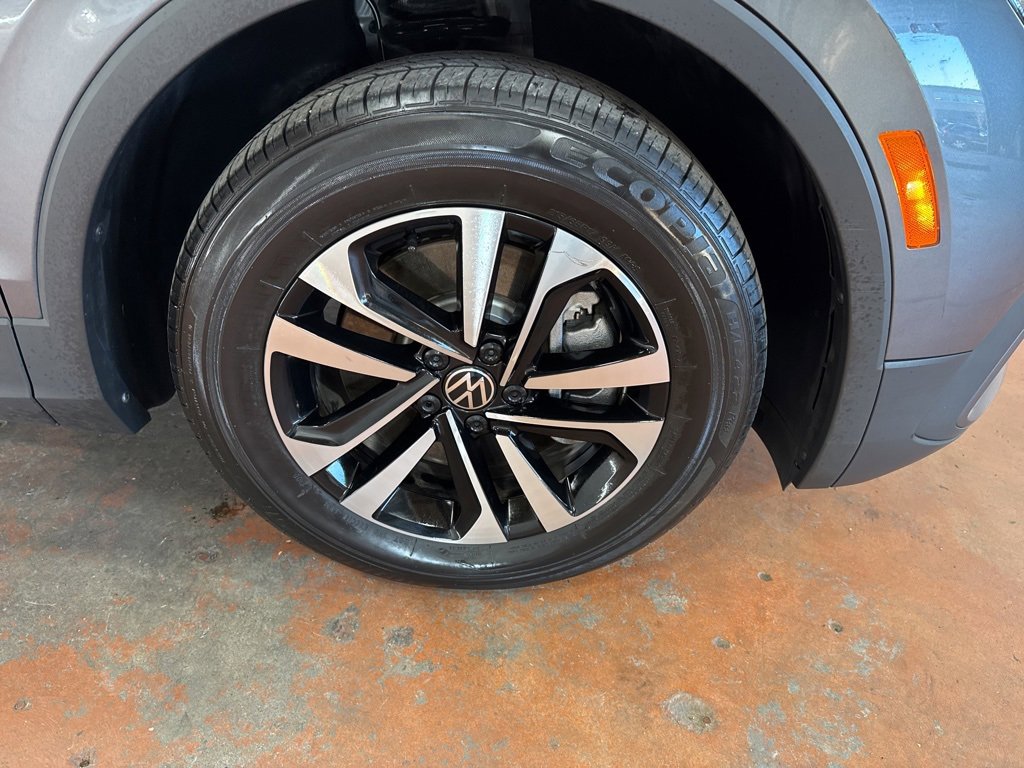 Used 2024 Volkswagen Tiguan S image 10