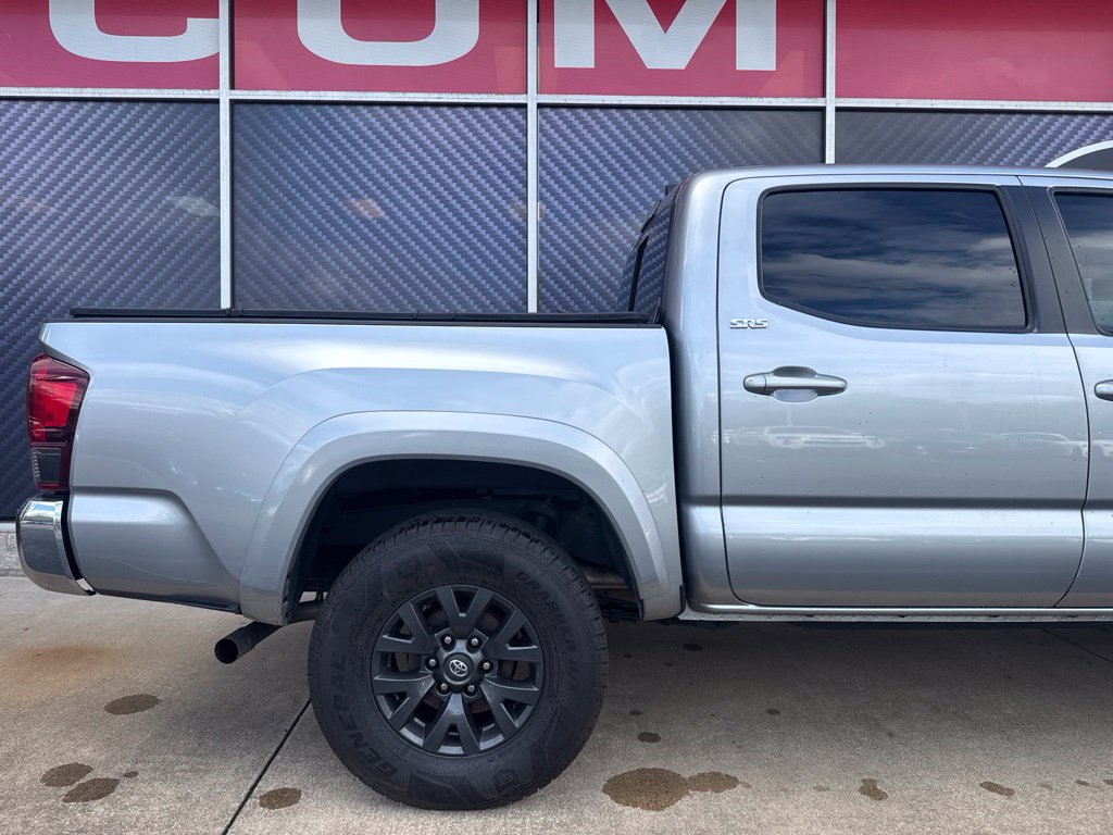 Used 2023 Toyota Tacoma SR5 AWD/4WD image 5