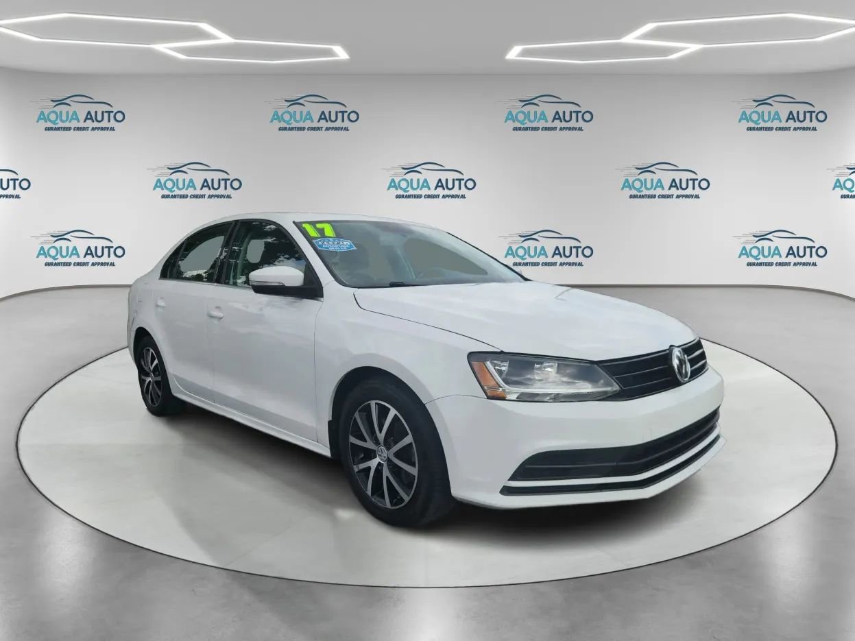 Used 2017 Volkswagen Jetta SE FWD image 3