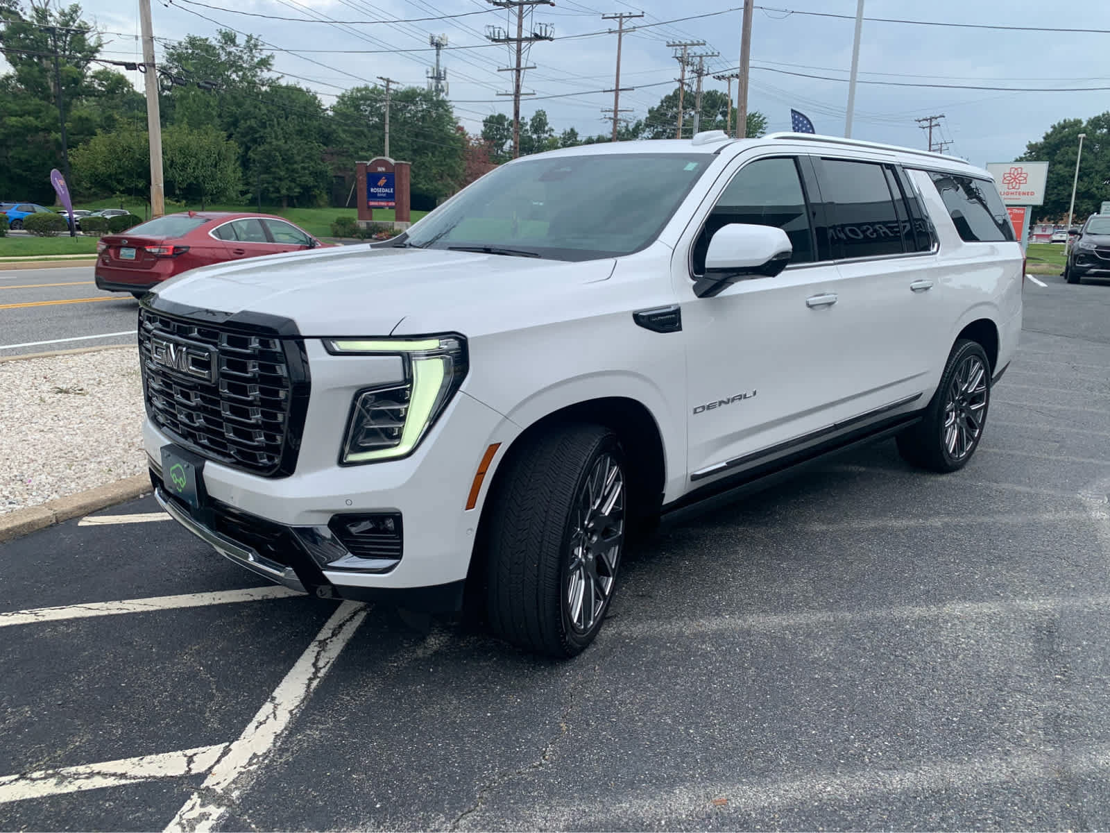 Used 2025 GMC Yukon XL Denali Ultimate AWD/4WD image 3