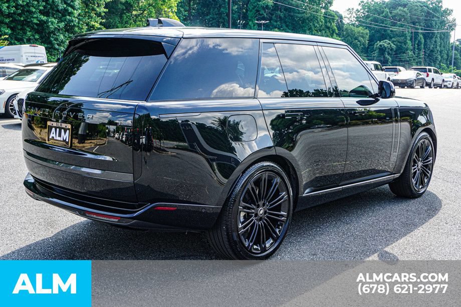 Used 2025 Land Rover Range Rover SE AWD/4WD image 6