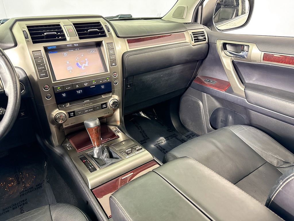 Used 2015 Lexus GX 460 w/ Premium Package AWD/4WD image 29