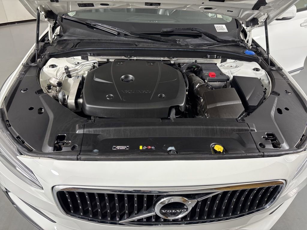 Used 2018 Volvo V90 T6 Cross Country w/ Convenience Package image 38