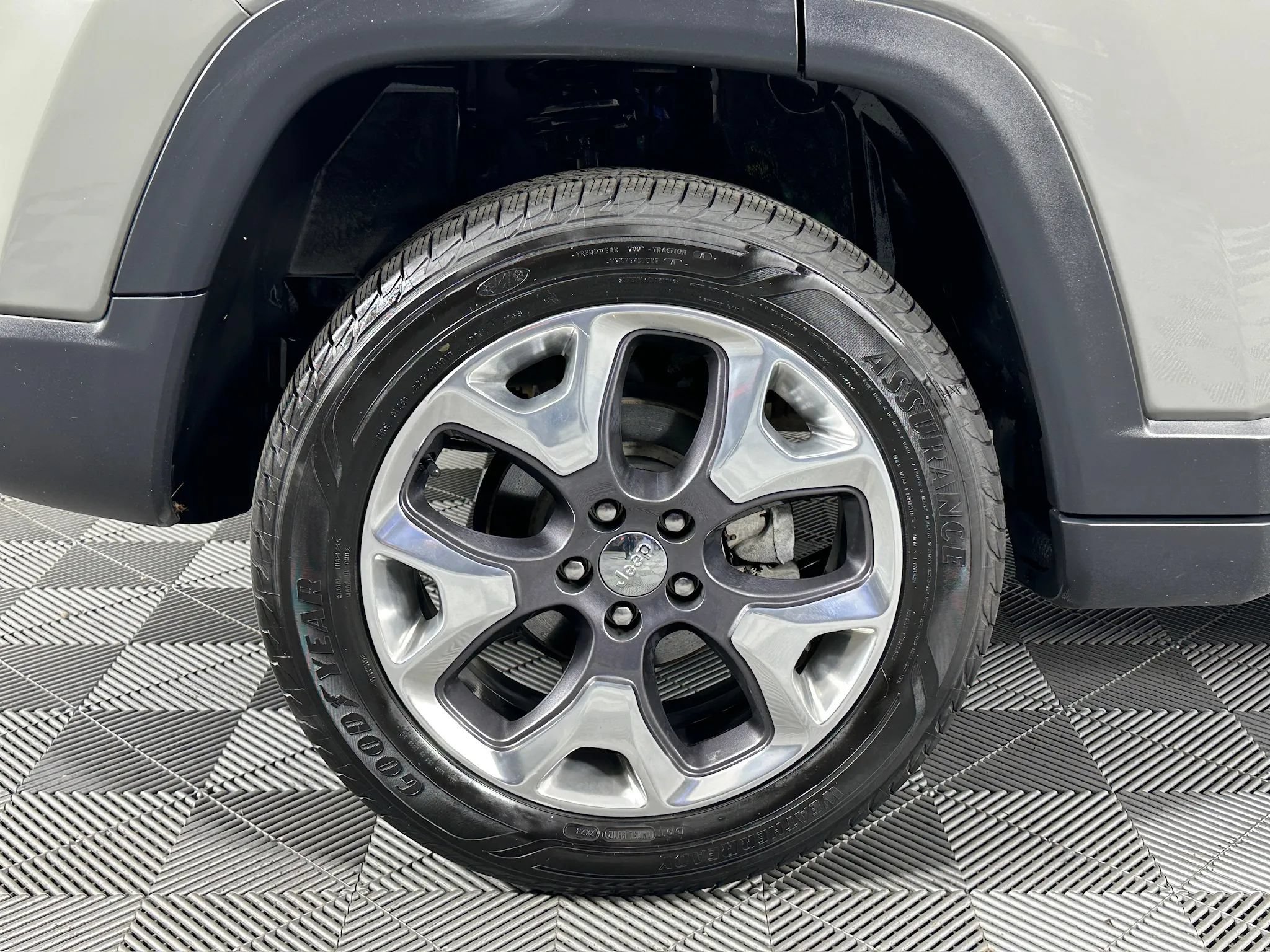 Used 2020 Jeep Compass Limited AWD/4WD image 26