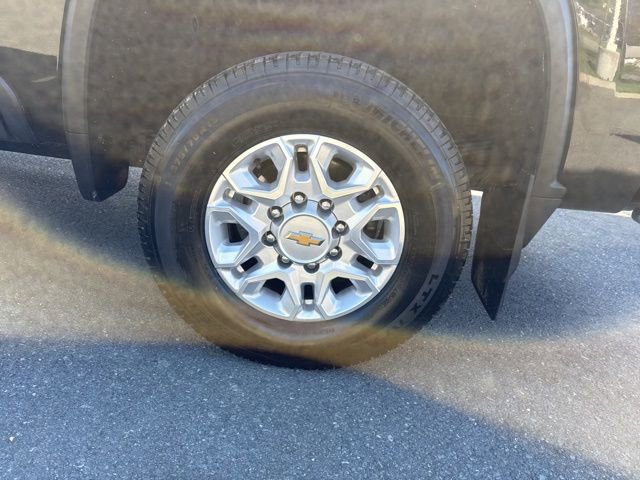 Used 2022 Chevrolet Silverado 2500 LT w/ Convenience Package image 10