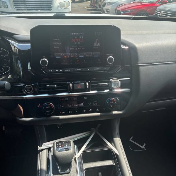 Used 2023 Nissan Pathfinder SV w/ SV Premium Package FWD image 23