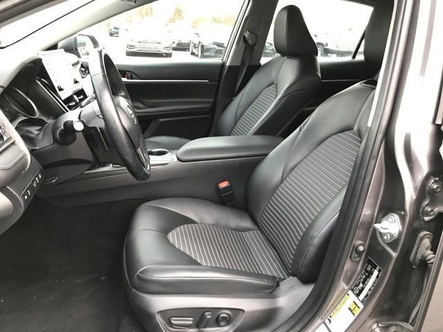 Used 2022 Toyota Camry SE image 13