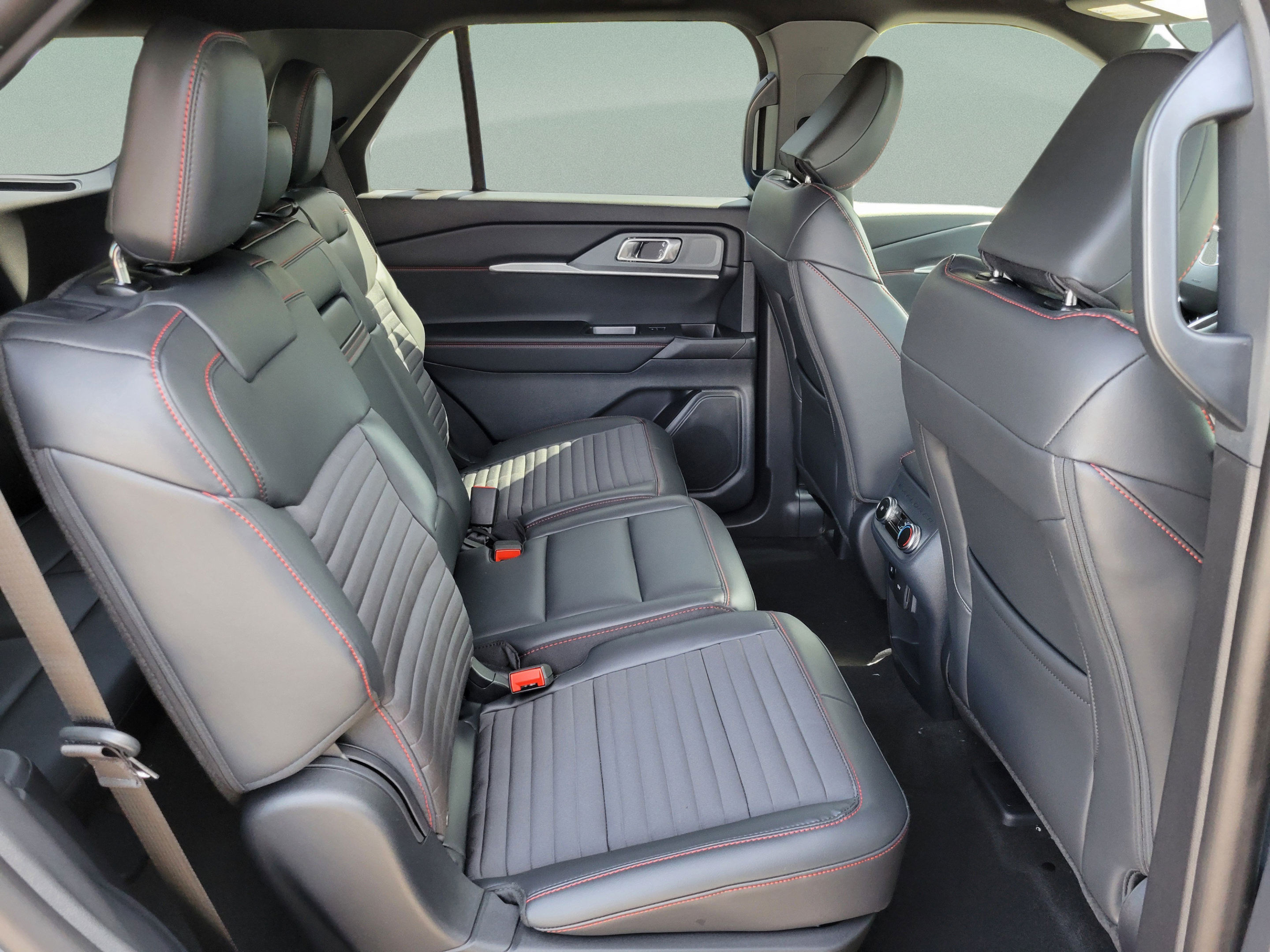 New 2026 Ford Explorer ST-Line RWD image 28