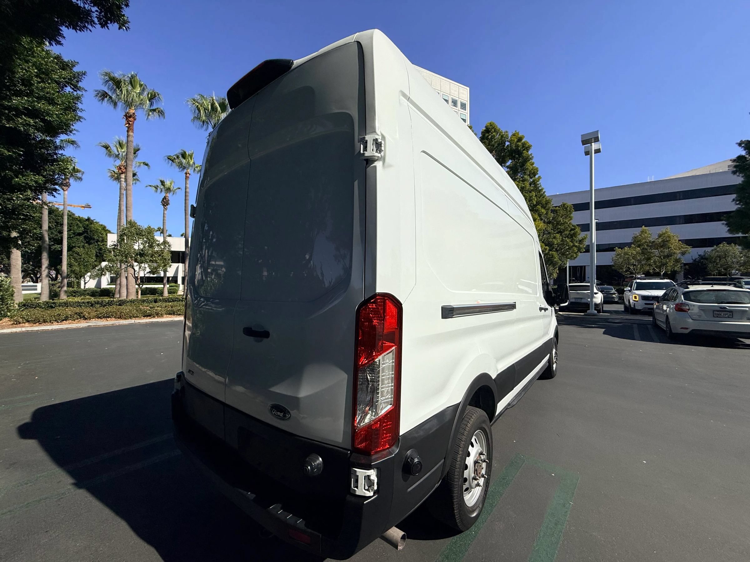 Used 2024 Ford Transit 250 148 High Roof AWD image 5