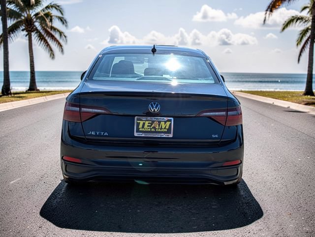 Used 2024 Volkswagen Jetta SE FWD image 6