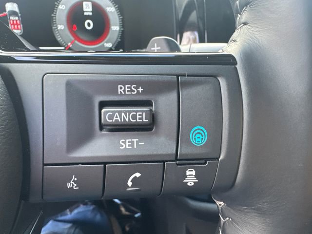 Used 2025 Nissan Pathfinder Platinum w/ Cargo Package AWD/4WD image 32