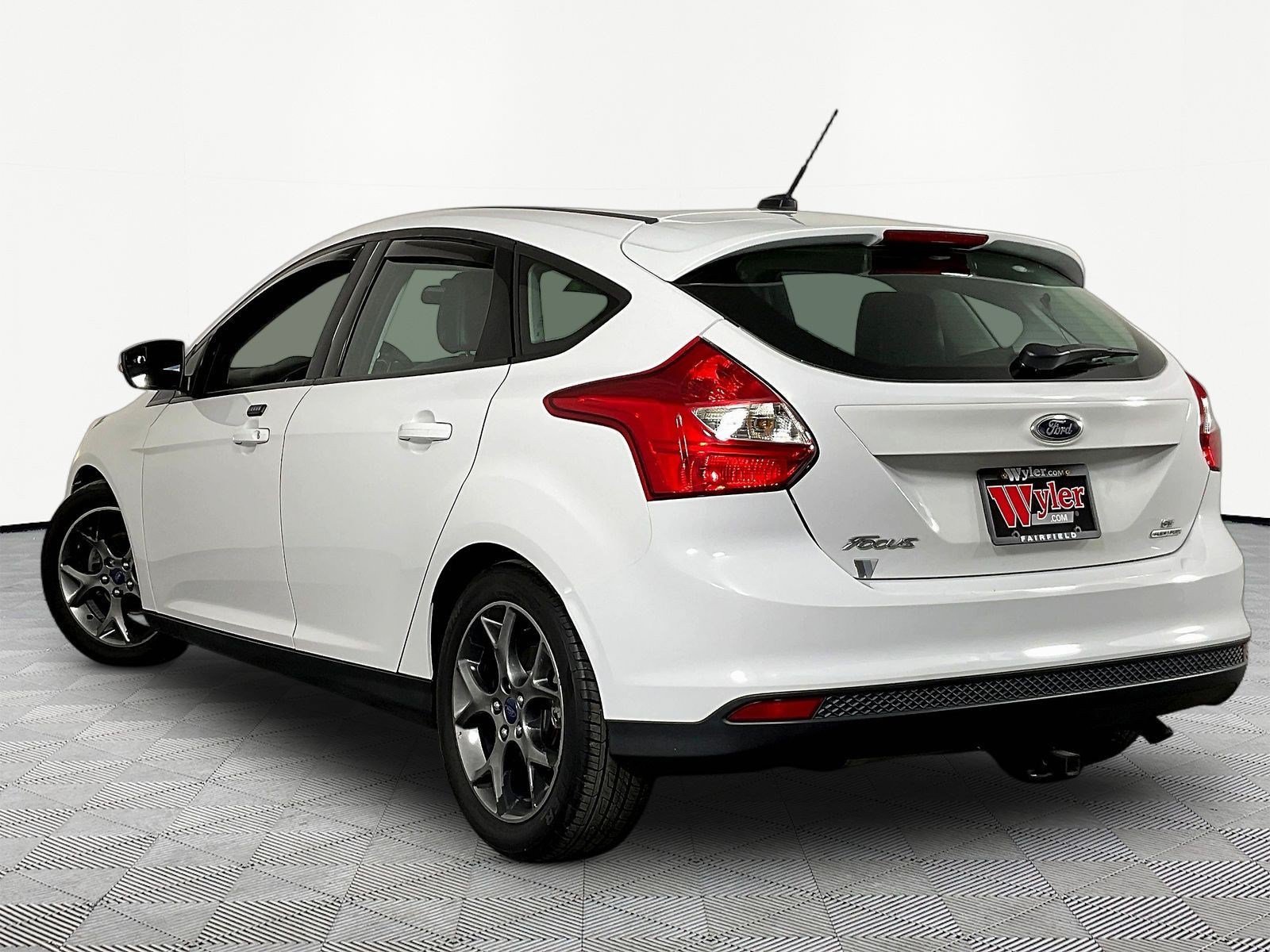 Used 2014 Ford Focus SE w/ Equipment Group 201A FWD image 4