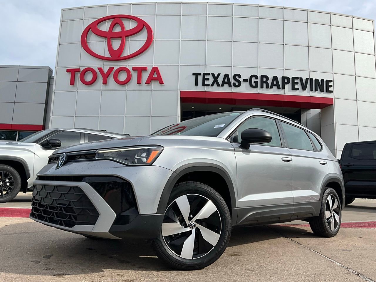 Used 2025 Volkswagen Taos S AWD/4WD image 2