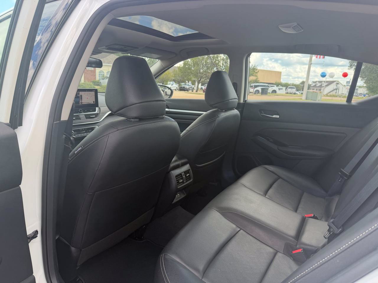 Used 2023 Nissan Altima 2.5 SL AWD/4WD image 11