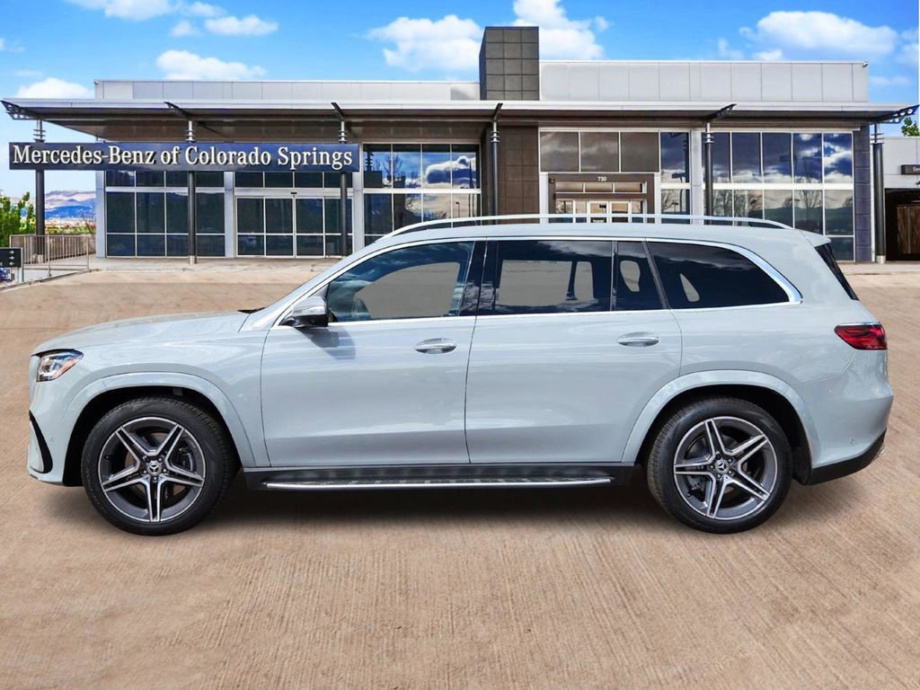 Used 2025 Mercedes-Benz GLS 450 4MATIC image 4
