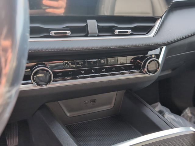 New 2026 Chevrolet Equinox LT w/ Convenience Package II image 21