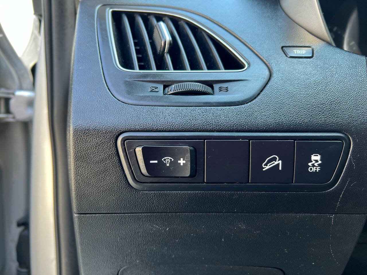 Used 2013 Hyundai Tucson GLS image 21