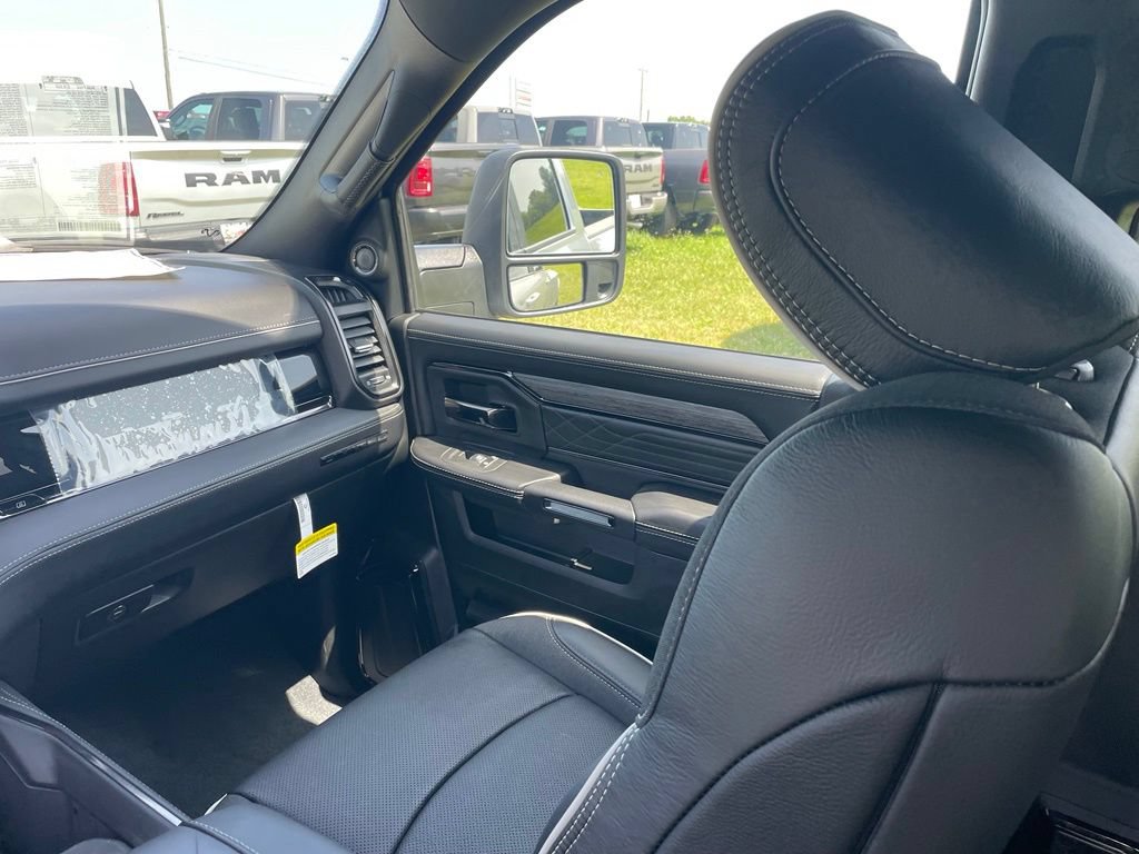 New 2026 RAM 3500 Limited AWD/4WD image 23