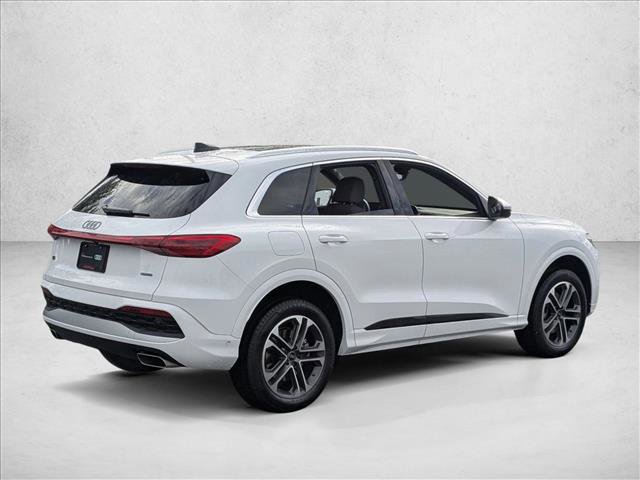 Certified 2025 Audi Q5 Premium w/ Convenience Package AWD/4WD image 5