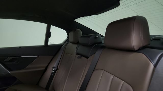 Used 2026 BMW i5 eDrive40 AWD/4WD image 62