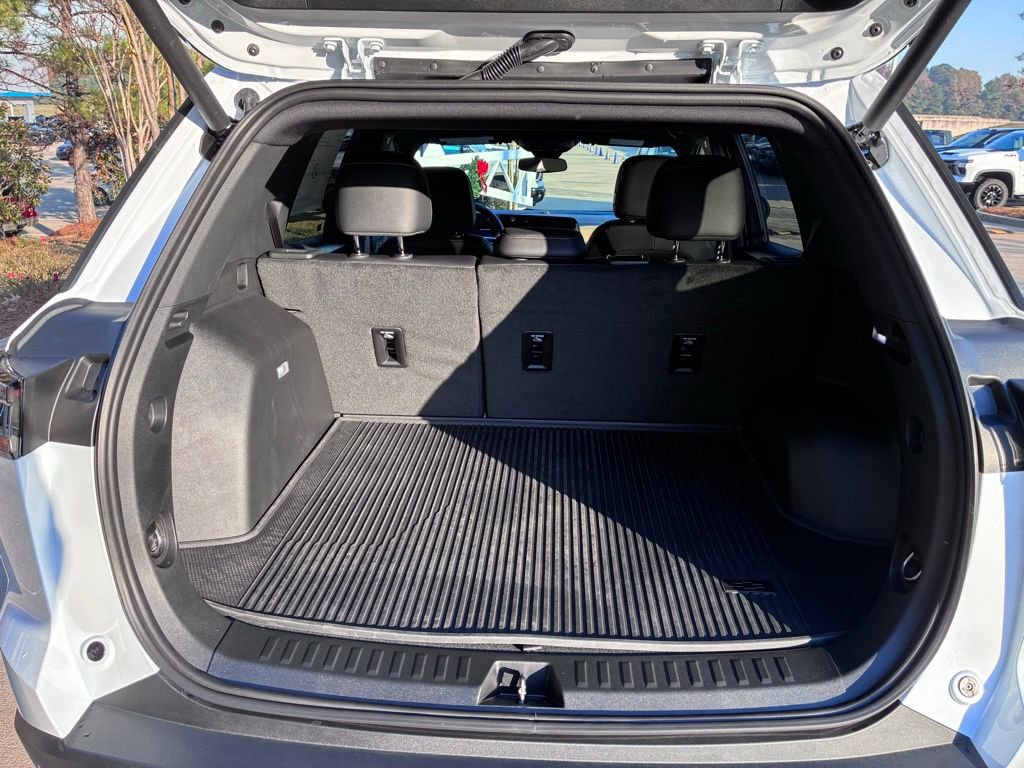 New 2026 Chevrolet Equinox ACTIV w/ Convenience Package III image 9