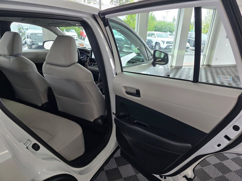 Used 2024 Toyota Corolla Cross L AWD/4WD image 37