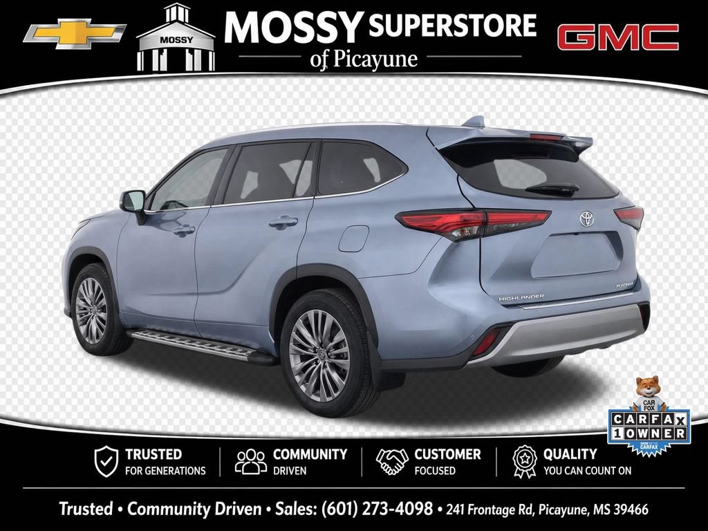Used 2022 Toyota Highlander Platinum FWD image 3