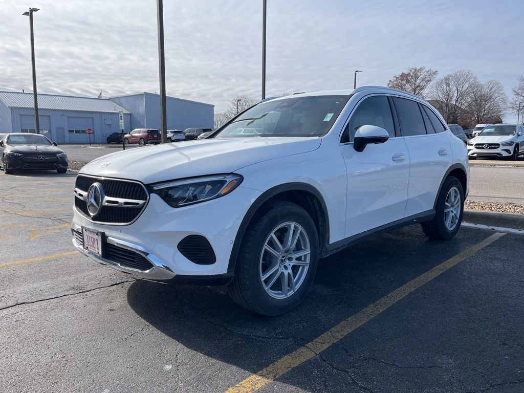Used 2026 Mercedes-Benz GLC 300 4MATIC image 4