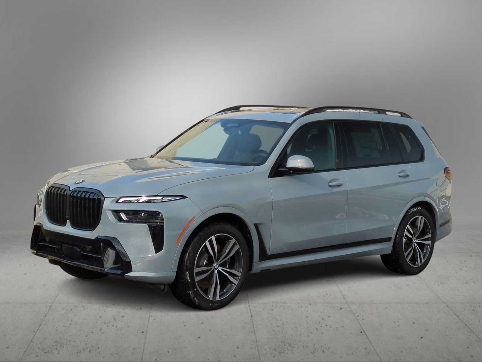 Used 2026 BMW X7 xDrive40i w/ M Sport Package AWD/4WD image 4
