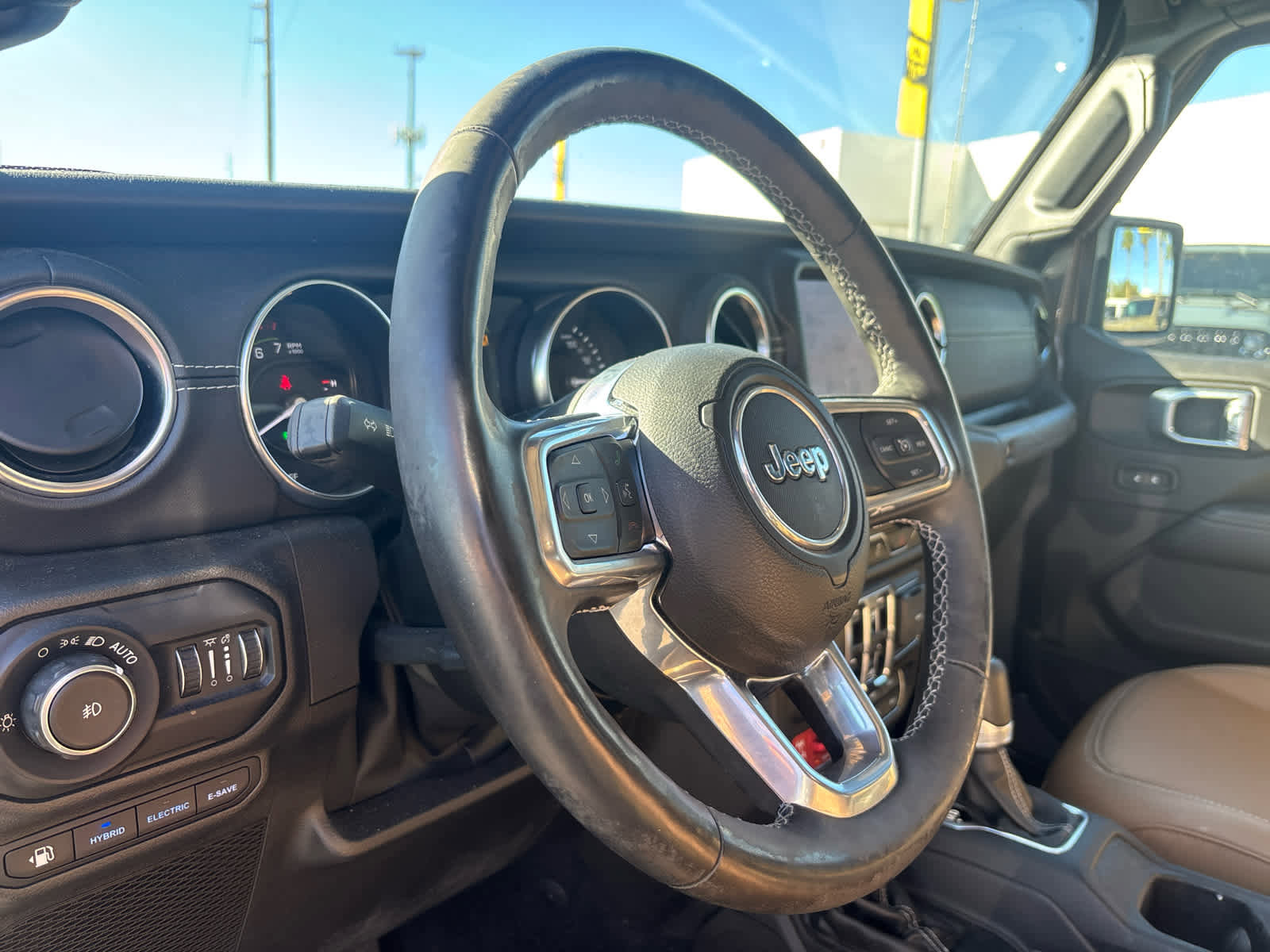 Used 2022 Jeep Wrangler Unlimited Rubicon w/ Steel Bumper Group image 9