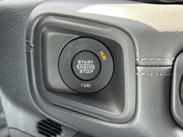 New 2026 Jeep Wrangler Unlimited Rubicon w/ Xtreme 35 Tire Package image 17