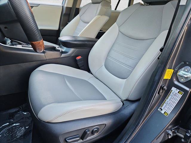 Used 2019 Toyota RAV4 Limited w/ Cold Weather Package FWD image 17
