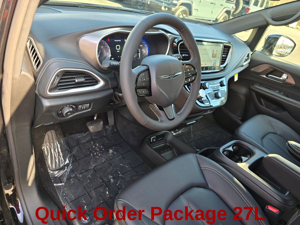 New 2026 Chrysler Pacifica Select image 21