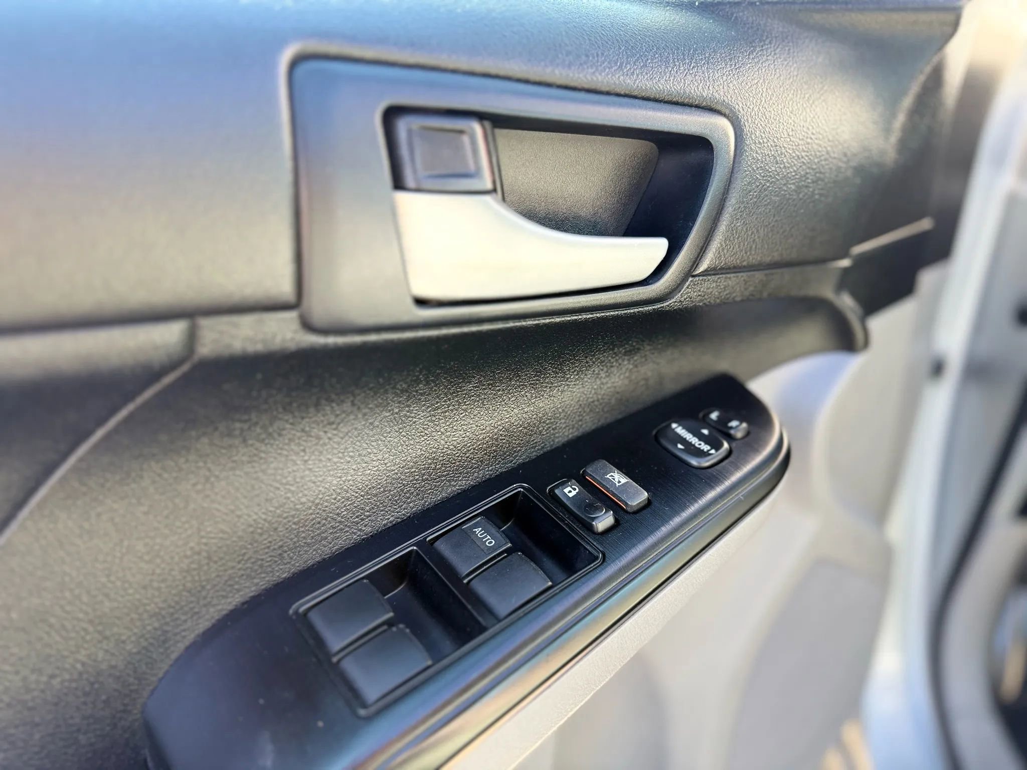 Used 2012 Toyota Camry L FWD image 14