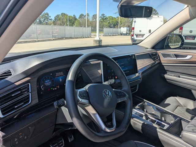 Used 2024 Volkswagen Atlas SEL Premium R-Line image 10