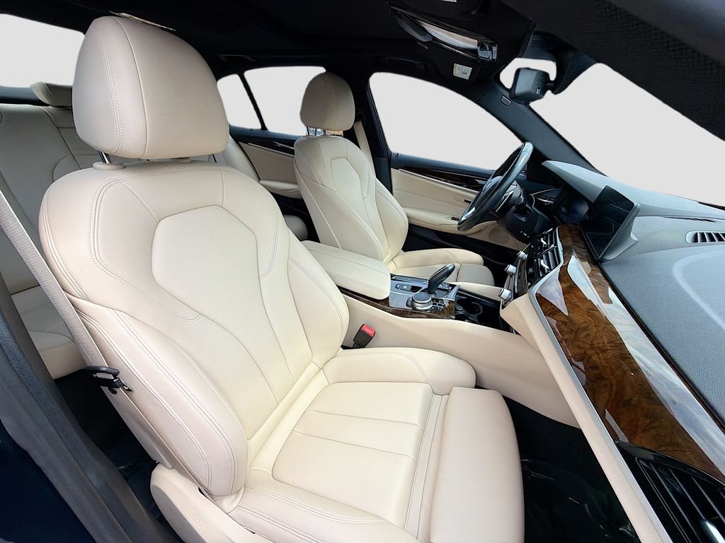Used 2020 BMW 530i xDrive w/ Convenience Package AWD/4WD image 15