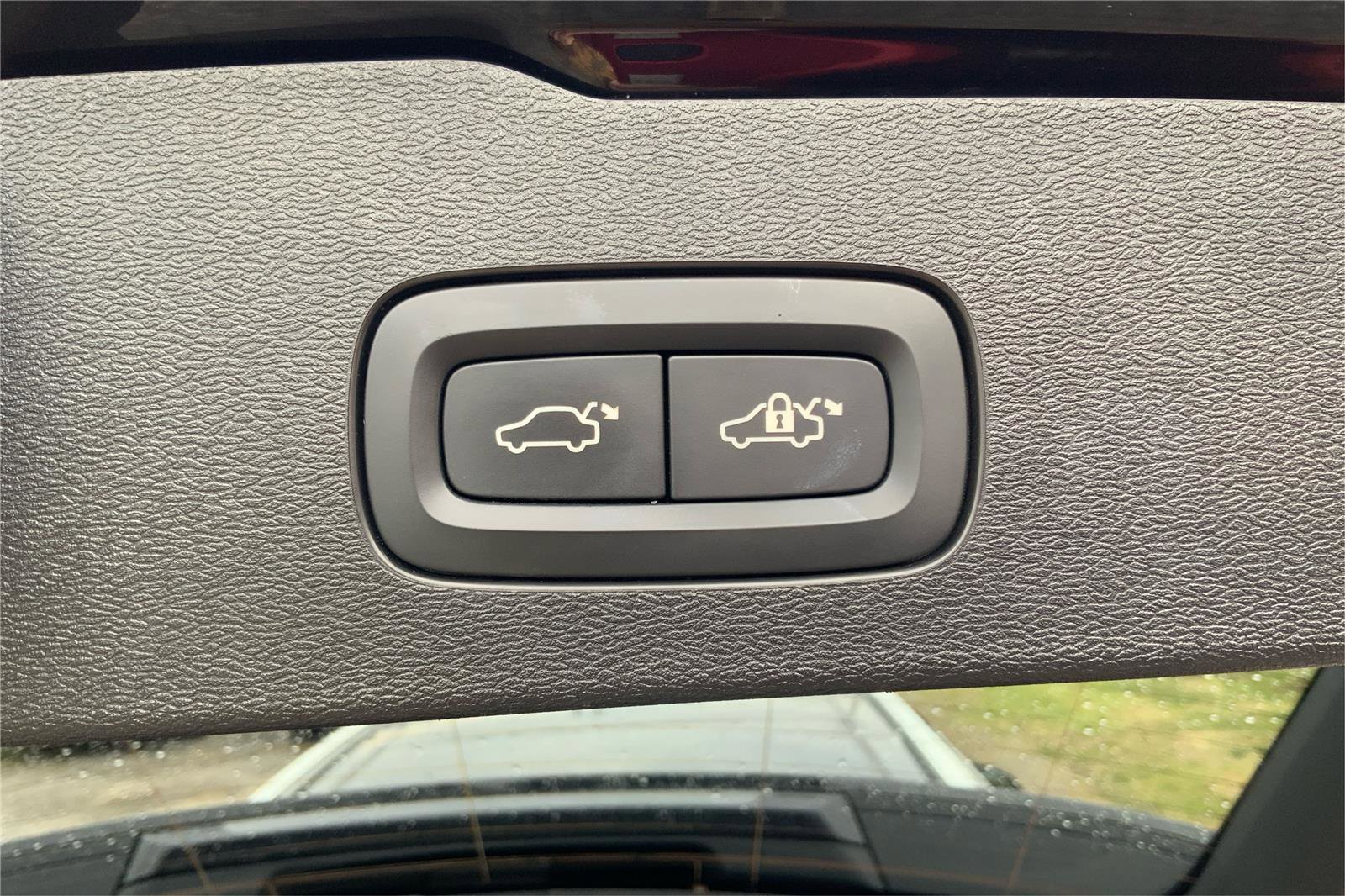 Used 2020 Volvo V60 T5 Cross Country w/ Protection Package Premier image 30