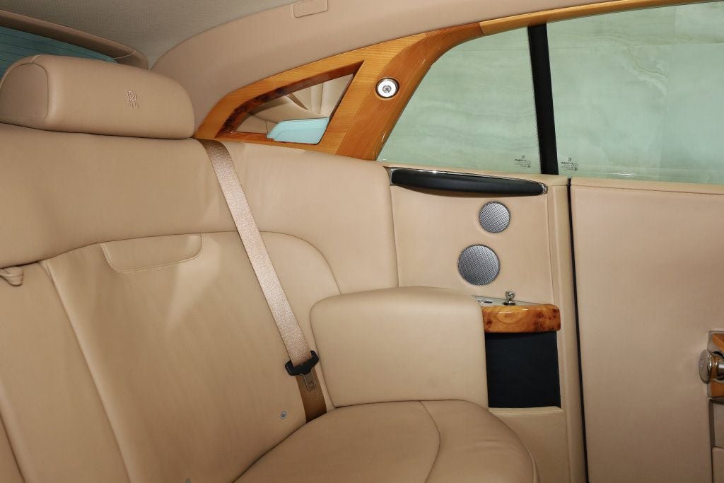Used 2010 Rolls-Royce Phantom Coupe RWD image 21