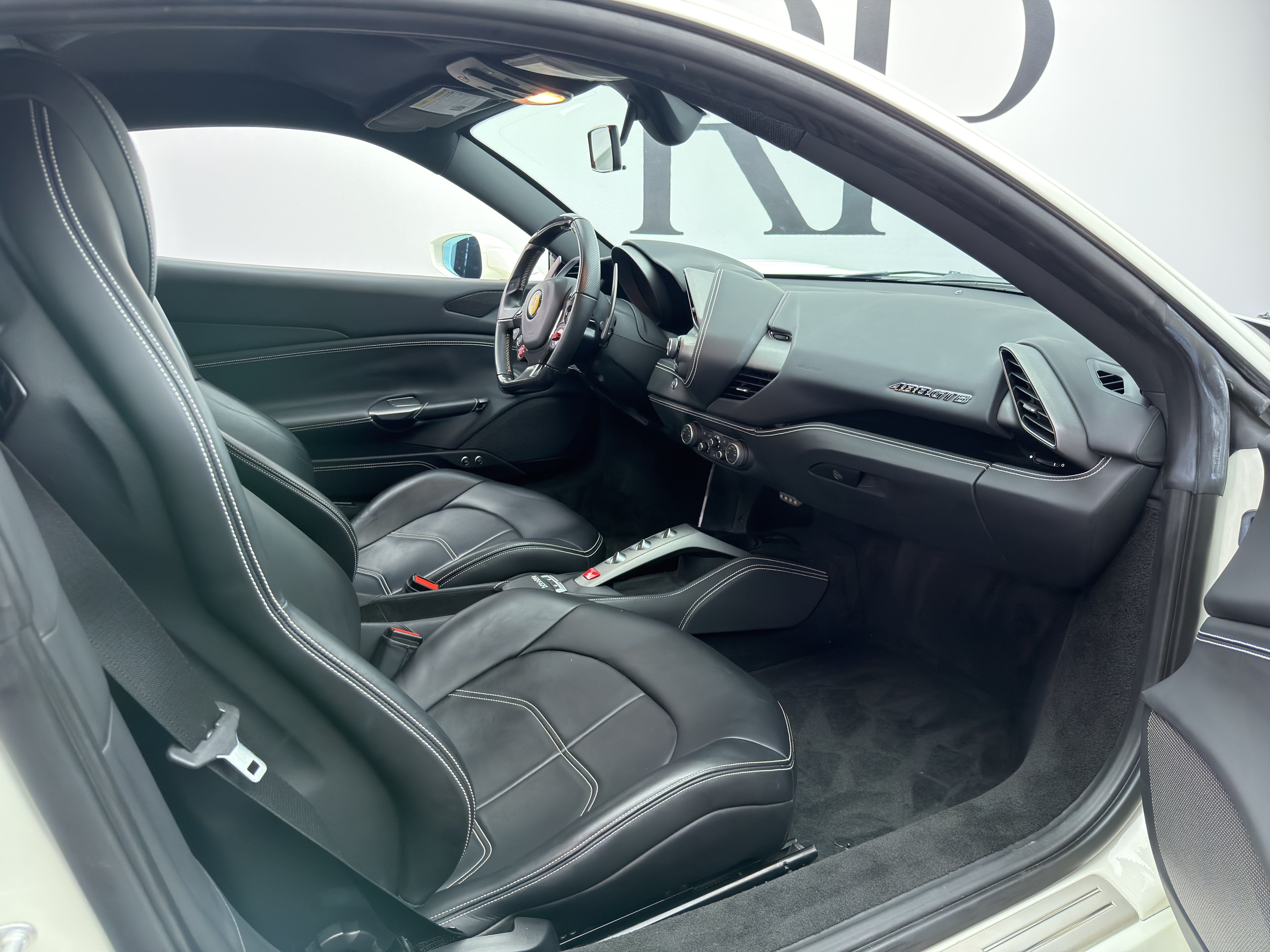 Used 2019 Ferrari 488 GTB RWD image 31